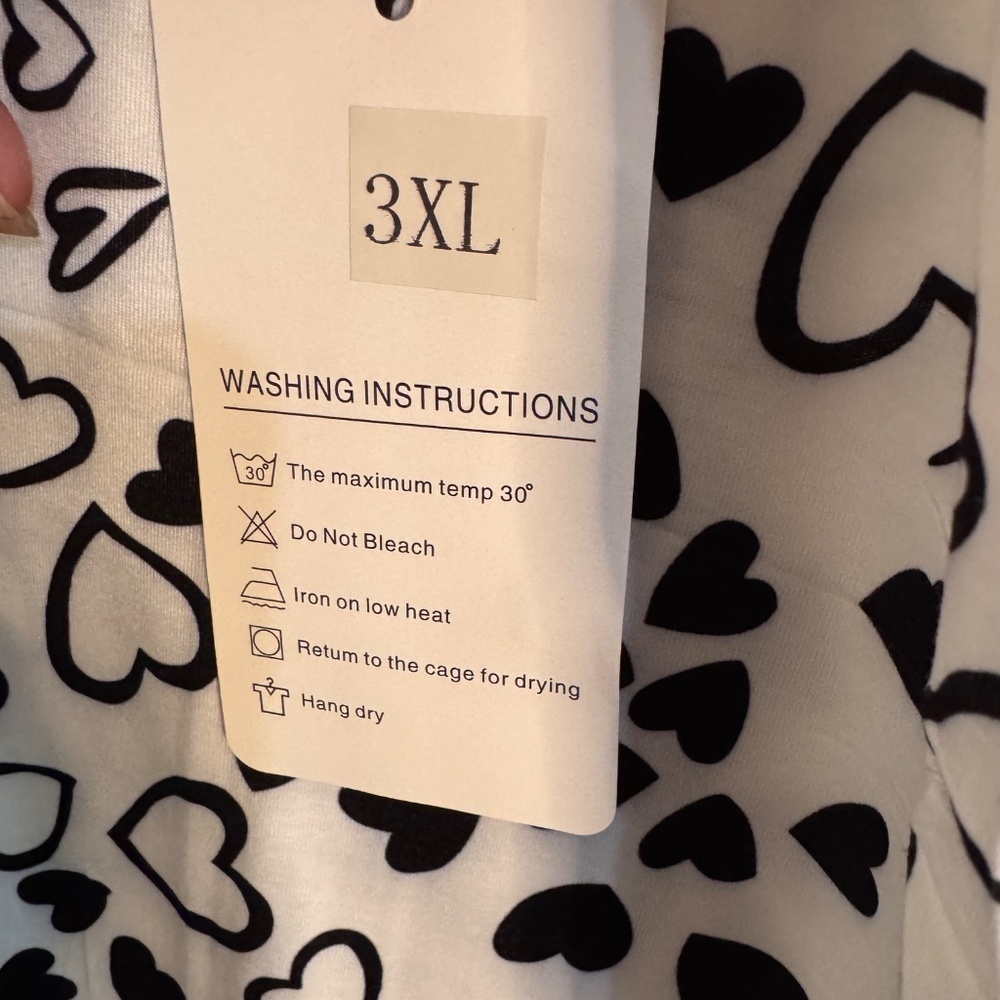 Tank dress,Maxi length,in white & black heart pattern - Picture 6 of 8
